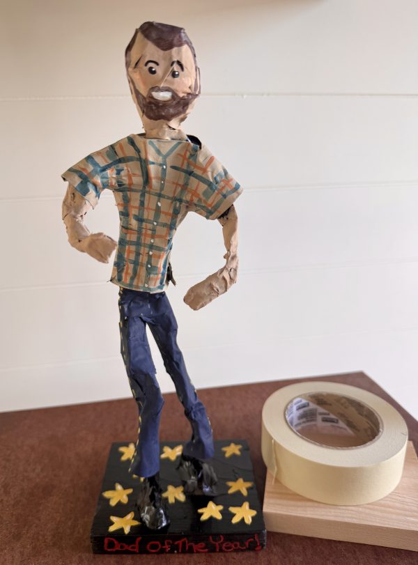 Mini Camp: Create a Dad Of The Year Trophy